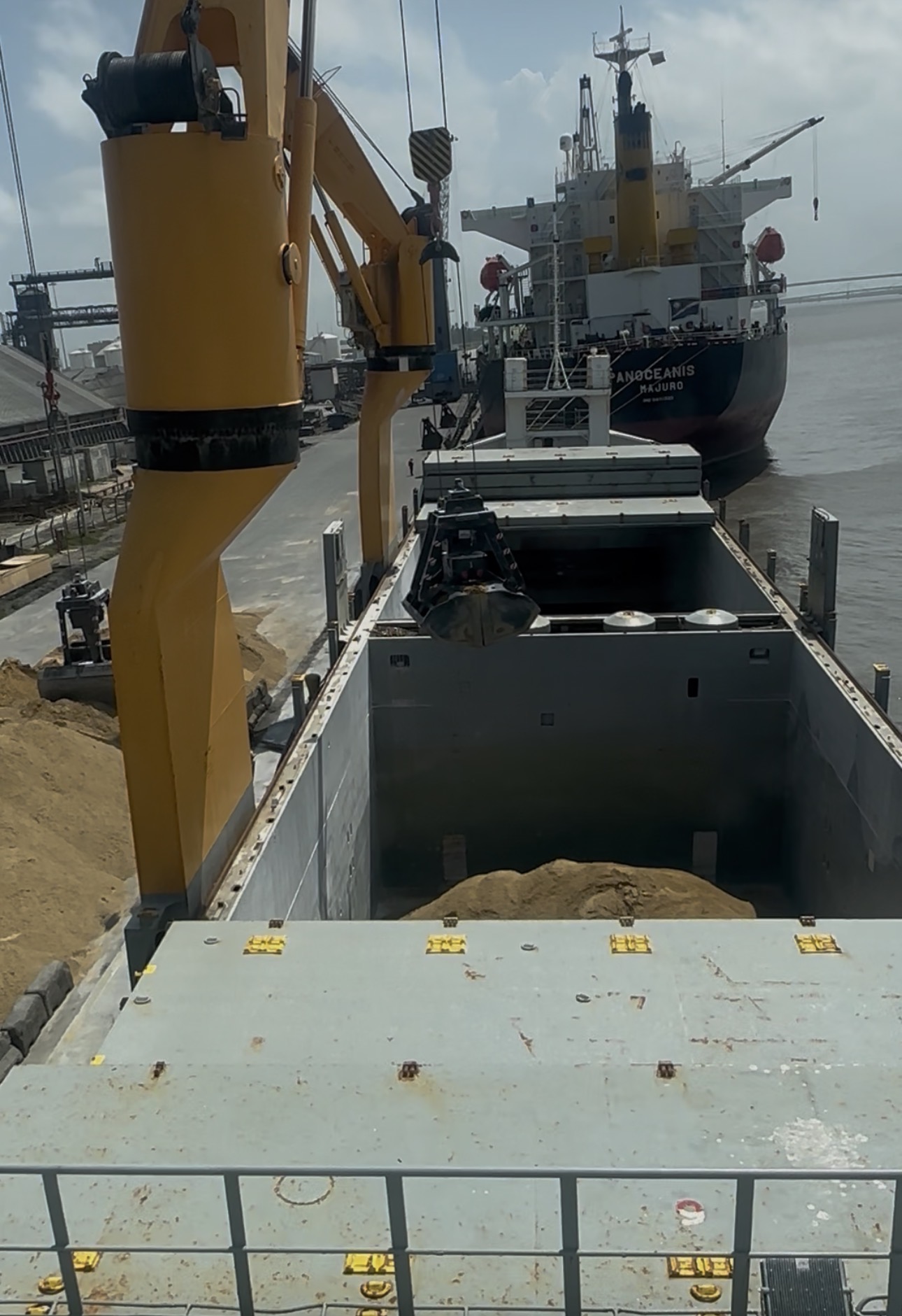 Loading sand in Barranquilla, Colombia
